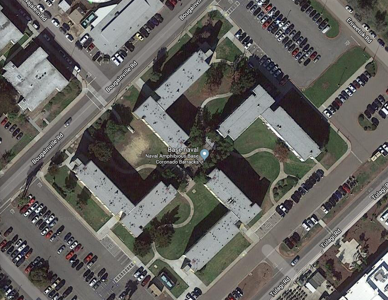 Illustration for article titled El arquitecto de este edificio de la Marina de EE.UU. nunca tuvo en cuenta las imágenes por satélite o Google Maps